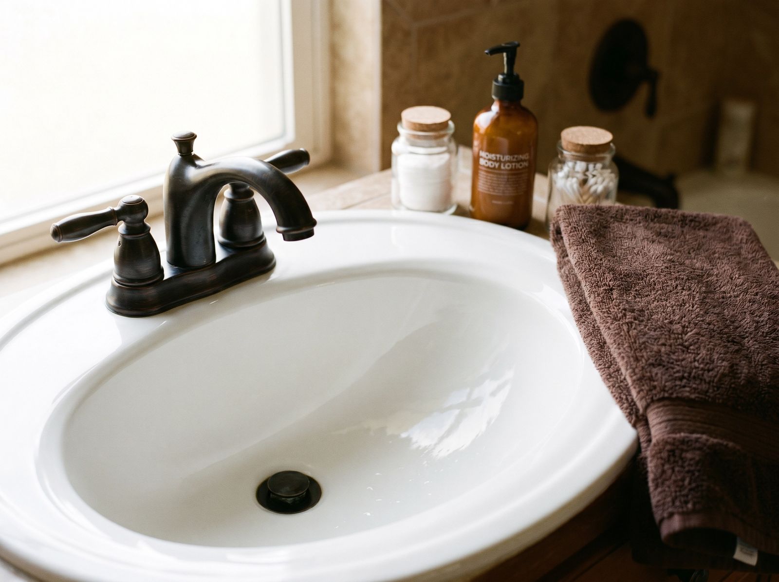 Freshly cleaned bathroom sink